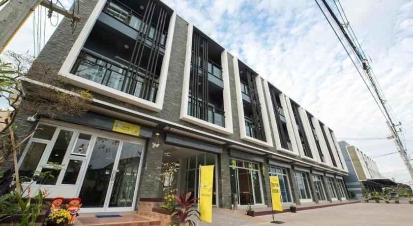Bees Smile Hotel Chiang Rai Exterior photo