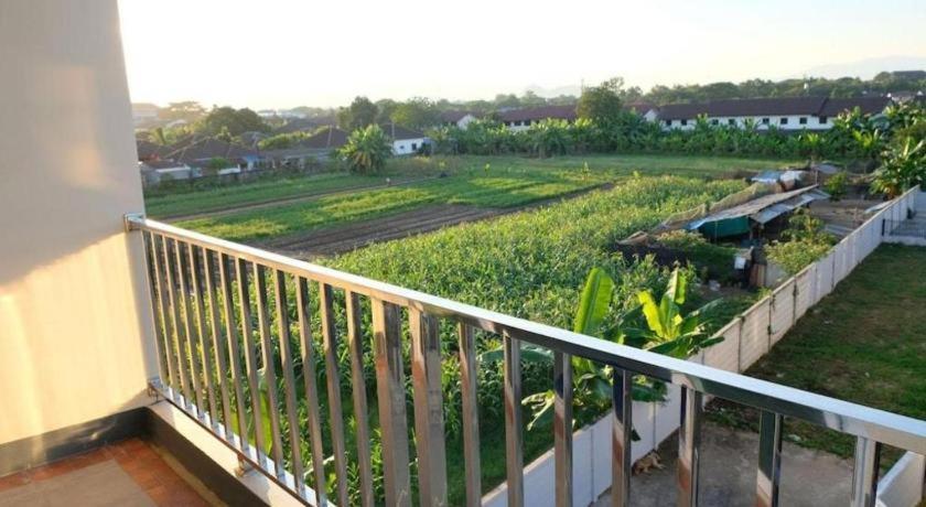 Bees Smile Hotel Chiang Rai Exterior photo